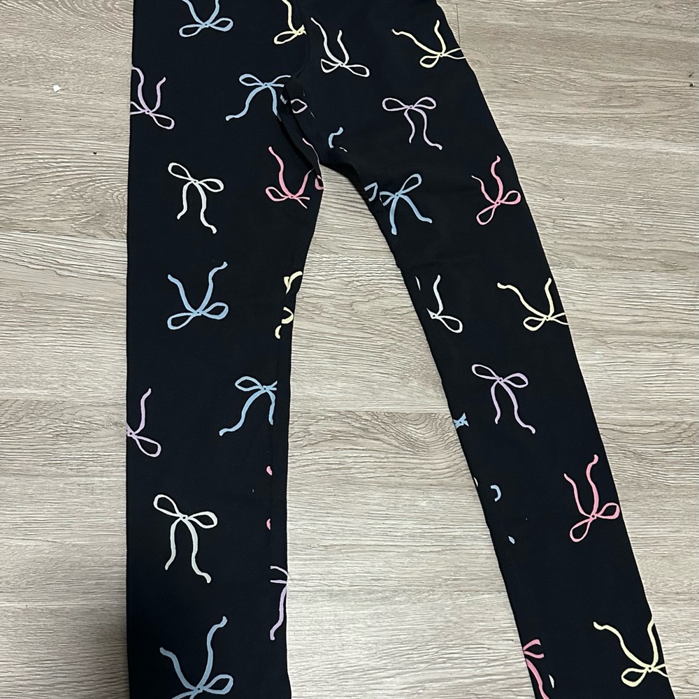Old Navy Kids Leggings with Multicolor Bow Design